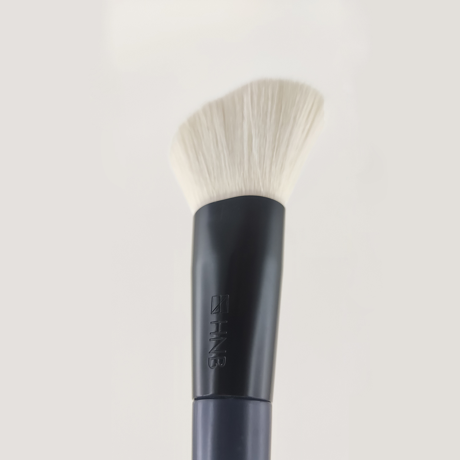 براش آرایشی برند HNB مدل Deluxe Angle Brush گرید A وارداتی
